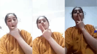 Video Of Nudes Of A White Egyptian Chick Who Looks Like A Persian Cat, Filming Nudes For The Guy Who Fucked Her On The Internet, While She Sucks His Fingers And Plays With His Pussy