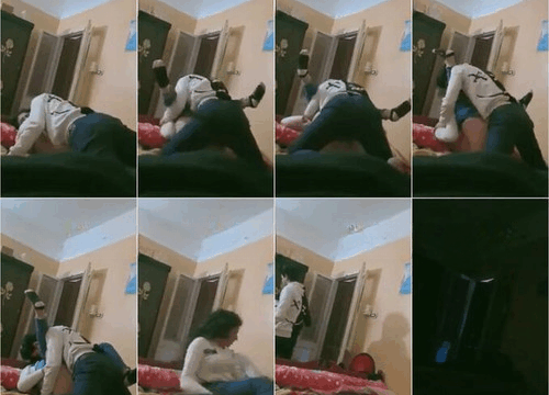 بنت خالته راحت البيت عندهم الواد مسكها وقلعها البنطلون بالعافية وناكها والبنت صوتت