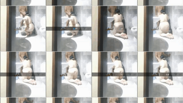 فاجرة بتخدل هى وابنها فى الحمام وبقلعو ملط والفجرة مسكة زب ابنها واهتك مص فيه