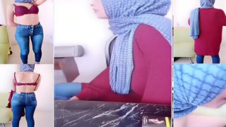 نيك شرموطه وصحبتها بتقوله انت مش راحمنا نيك وتتنطط على زبره ويدي صحبتها في كسها