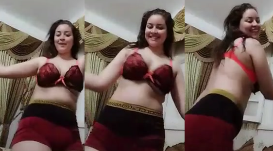المصريه ملكة الجمال رحمه بجسم زبادى بالعسل النحل وتتشرمط وتتلبون وتمتع زبر عشيقها
