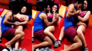 بصوت نقى معزول جايب عشقيته المصريه بكس مقفول يفرش فيها بزبره وينزلهم متلعبش